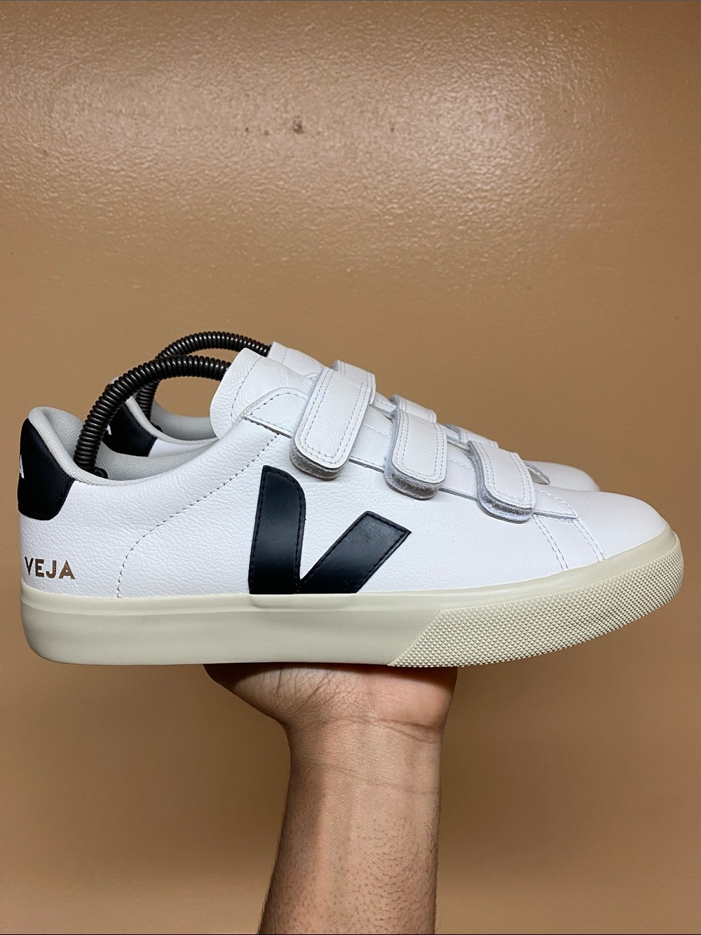 Veja Recife Leather Women’s Low-Top Sneakers “White Black Cream” Size 10